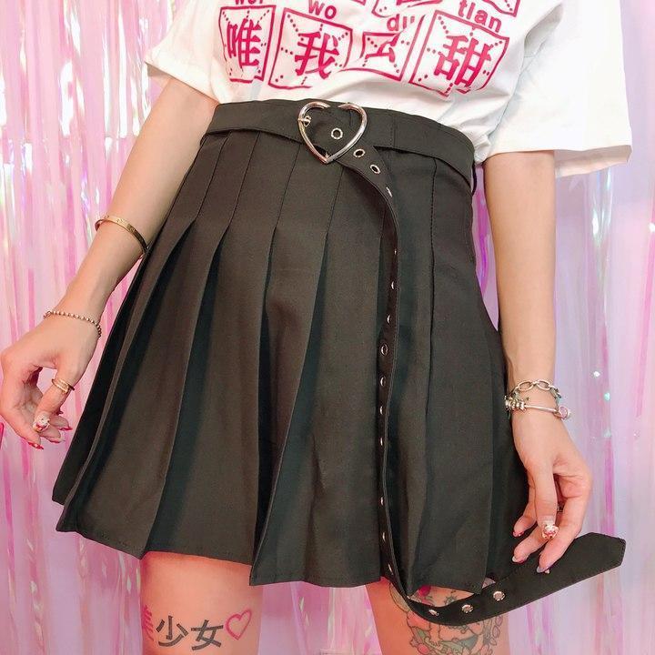 Black pleated skirt 2025 with pink hearts