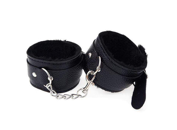 Furry Plush Handcuffs - Black DDLGWorld handcuffs