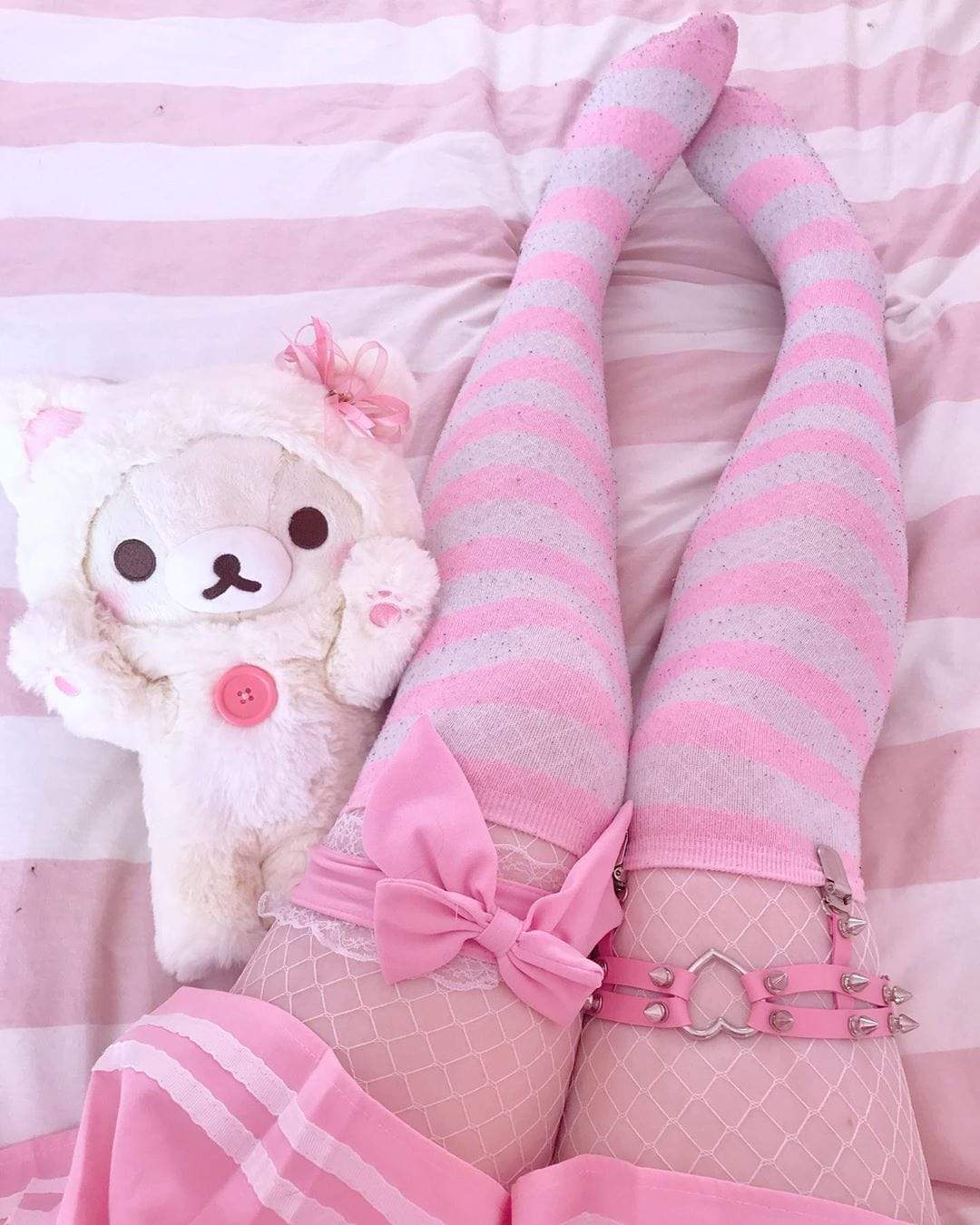 Spiked Heart Garter Belt: 5 Colors Also Pink and Purple | DDLGWorld Shop Spiked Heart Garter Belt: 5 Colors Also Pink and Purple | DDLGWorld Shop